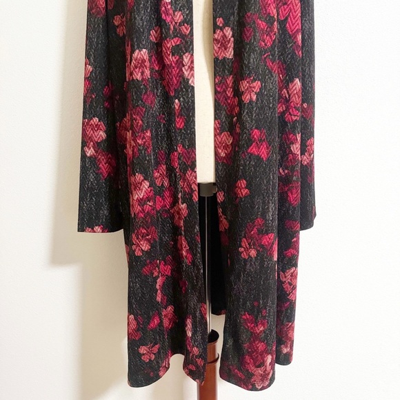 Susan Graver Floral Long Line Pocket Cardigan - Picture 5 of 12
